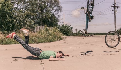 gratisog-cc0-bike-crash-433H-500x288-opt